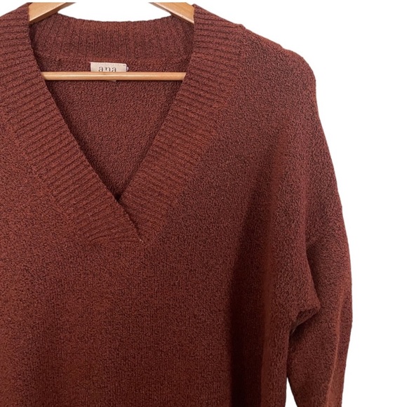 a.n.a Sweaters - a.n.a Women's V-Neck Sweater in Rust